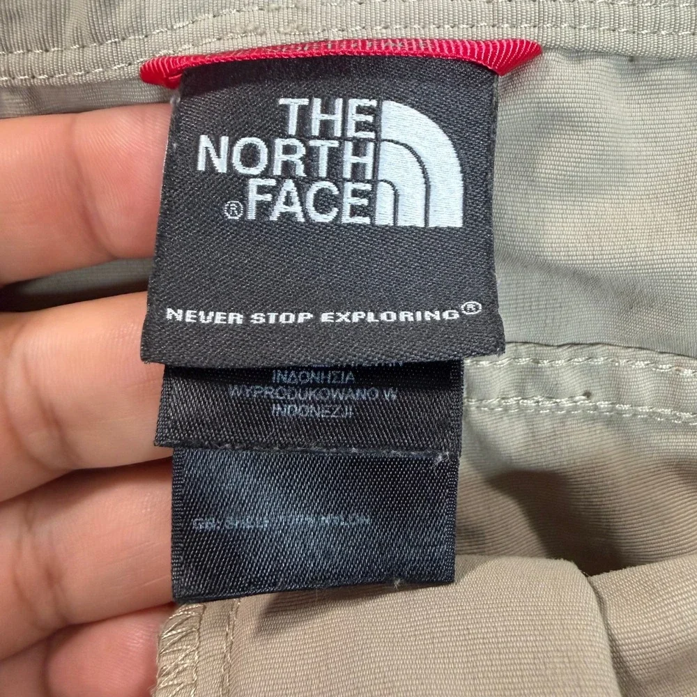 The North Face Mens Khaki Tan Nylon Cargo Hiking Shorts Size Medium 30 Waist